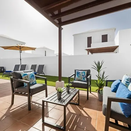 Lanzarote Arts Private Heated Pool *